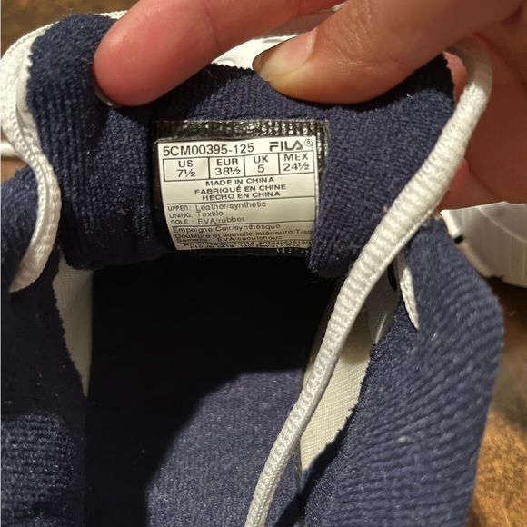 Fila White Runners Townhome size 7.5 - Picture 6 of 7